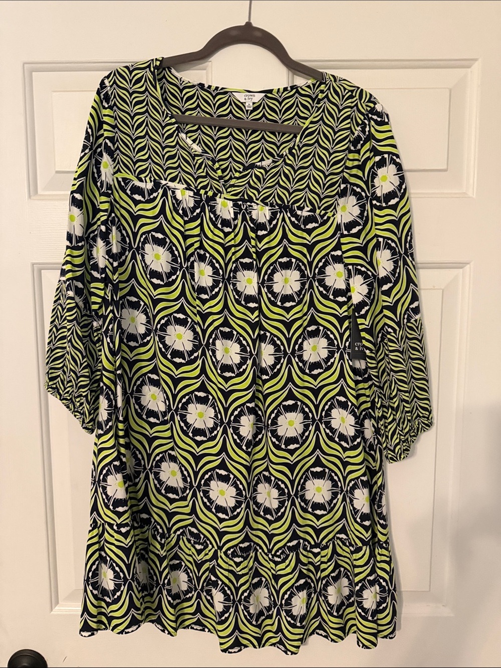 crown & ivy Lime Green Black White Floral Long Sleeve Tunic